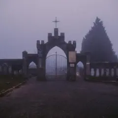 Ile kosztuje miejsce na cmentarzu na Marysinie? Sprawdź ceny i opłaty