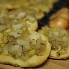Najlepszy przepis na ciasto cebulak – unikaj tych powszechnych błędów