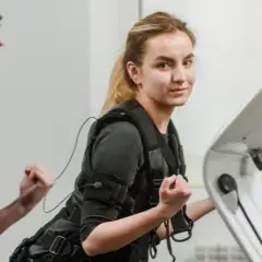 Trening EMS na czym polega? Odkryj tajniki skutecznej elektrostymulacji