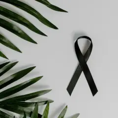 Ile trwa żałoba w kościele katolickim? Odkryj ważne zasady i okresy