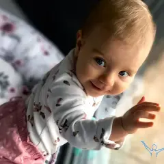 Kiedy dziecko zaczyna się uśmiechać? Etapy i znaczenie uśmiechu.