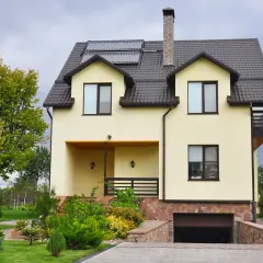Ile kosztuje budowa domu piętrowego? Poznaj realne ceny i koszty