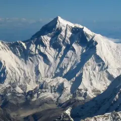 W jakim kraju jest Mount Everest? Zaskakujące fakty o tej górze