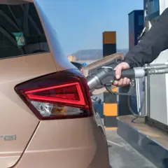 Benzyna CNG - co to jest i dlaczego warto ją znać?