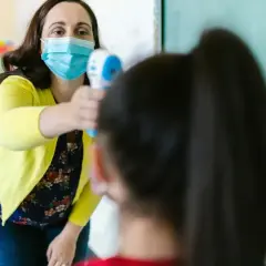 Ile zarabia pielęgniarka szkolna? Zaskakujące fakty o pensjach