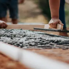 Jaki fundament pod dom? Wybierz najlepszy typ dla swojego budynku