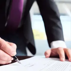 Kiedy zamawiający może odstąpić od umowy? Kluczowe warunki i przykłady