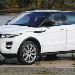 Range Rover Evoque: jaki silnik wybrać, aby uniknąć wysokich kosztów?