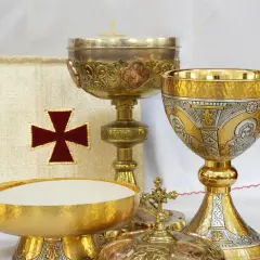 Msza konwentualna – co to znaczy i jakie ma znaczenie w liturgii?