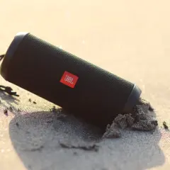 Jaki głośnik JBL kupić? Porównanie modeli, które nie rozczarują