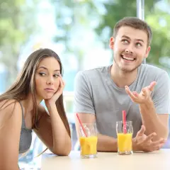 Jak flirtować na pierwszej randce: 10 skutecznych porad