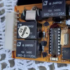Jak zaprogramować pilot uniwersalny do centralnego zamka bez problemów