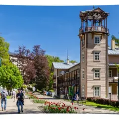 Gdzie leży Iwonicz-Zdrój? Odkryj jego lokalizację i atrakcje