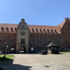 Zamek w Bytowie zwiedzanie: odkryj tajemnice i atrakcje tego miejsca