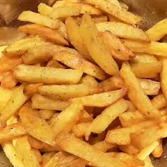 Jak usmażyć frytki na patelni, aby były chrupiące i pyszne