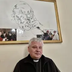 Kardynał Krajewski: Jego niezwykłe życie i charytatywna misja