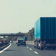 Na czym polega praca spedytora? Kluczowe zadania i wyzwania w logistyce