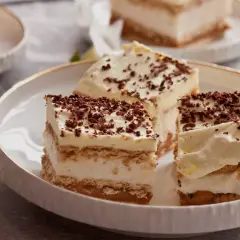Prosty przepis na ciasto bez pieczenia, które zaskoczy Twoich gości