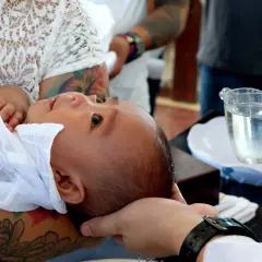 Jak robić zdjęcia w kościele chrzest, aby uchwycić najważniejsze chwile