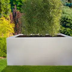 Bacs à fleurs en béton préfabriqué : styles variés pour tous les espaces