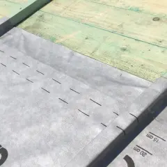 Deskowanie dachu: 5 powodów, dla których warto w nie zainwestować