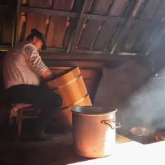 Bacówka pod reglami - tradycyjne oscypki i lokalna kultura w sercu Tatr
