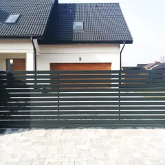 Ile kosztuje montaż bramy przesuwnej? Poznaj ukryte koszty!