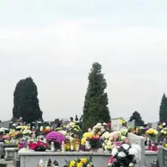 Ile kosztuje pomnik na cmentarzu? Ceny, które mogą cię zaskoczyć