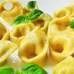 Domowy przepis na ciasto do tortellini. Włoska pasta prosto z kuchni