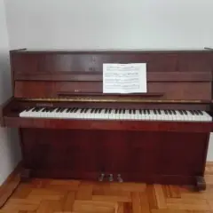 Ile waży pianino Legnica M-100? Odkryj, co musisz wiedzieć o transporcie
