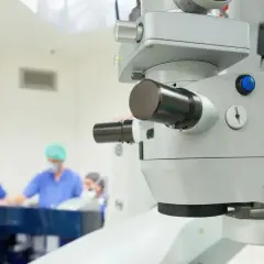 Ile kosztuje operacja laserowa wzroku? Sprawdź ceny i ukryte koszty