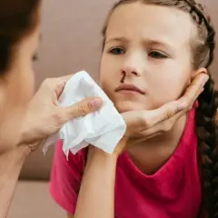 Jak zatamować krwotok z nosa u dziecka - praktyczne porady na każdą sytuację