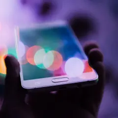 Jak zrobić zdjęcie z filmu na telefonie - proste metody i aplikacje
