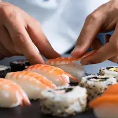 Z czego robi się sushi? Odkryj składniki, które zaskoczą Cię