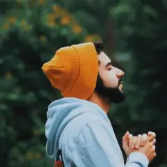 Czapka beanie co to jest? Poznaj historię, style i materiały czapek.