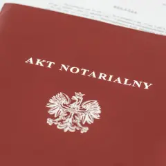 Ile kosztuje dopisanie małżonka do aktu notarialnego? Zaskakujące stawki!