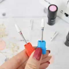 Jak naprawić manicure hybrydowy - skuteczne sposoby na problematyczne paznokcie