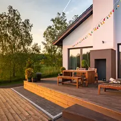 Jak konserwować taras drewniany, aby uniknąć jego szybkiej degradacji