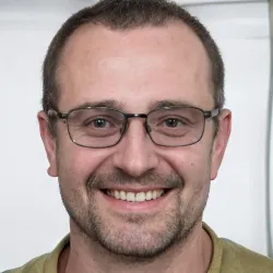 Autor Piotr Bąk