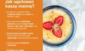 Pyszna kasza manna na mleku, udekorowana plasterkami truskawek i okruszkami ciastek. Idealna na ciepłe śniadanie.
