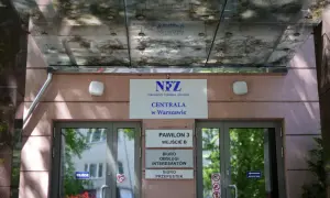 Centrala NFZ w Warszawie. Informacje o nowe zasady wyjazdu do sanatorium na NFZ znajdziesz w Biurze Obsługi Interesantów.