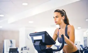 Trening siłowy czy cardio? Odkryj, co działa dla Ciebie!