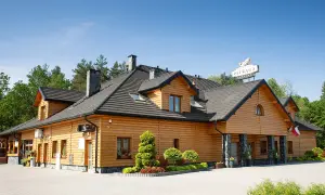 Drewniana karczma "Dolina Pstrąga" w Szczawnicy. Sprawdź menu i rozkoszuj się smakiem pstrąga.