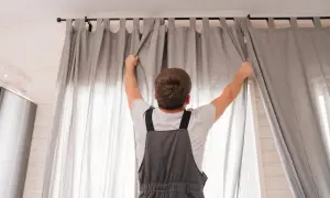 Karnisz we wnęce okiennej: Jak zamontować go poprawnie i estetycznie?