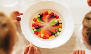 4 eksperymenty z wodą i solą dla dzieci: prosta nauka w domu