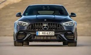 Mercedes C Klasa AMG: V8 czy hybryda? Przewodnik kupującego