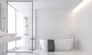 Moderne Badgestaltung mit begehbarer Dusche, freistehender Wanne und minimalistischen Fliesen. Tolle begehbare Dusche Fliesen Ideen für ein stilvolles Bad.