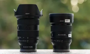 Dwa obiektywy Sony: zmiennoogniskowy 24-70mm f/2.8 GM II i stałoogniskowy 35mm f/1.4 GM.