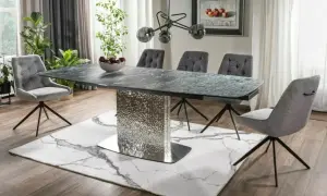 Elegancka jadalnia w stylu glamour: marmurowy stół, pikowane krzesła i błyszcząca podstawa stołu tworzą luksusową atmosferę.
