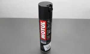 Najlepszy smar do łańcucha Motul – wybierz idealny produkt dla swojego motocykla